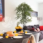 Ideal Location In L'eixample! - Walk To Sagrada Familia And Old Town!